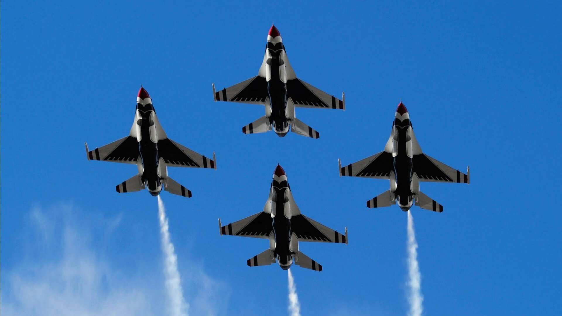 法国队在欧预赛中获得一场艰难的胜利,法国队2020欧预赛球衣图片