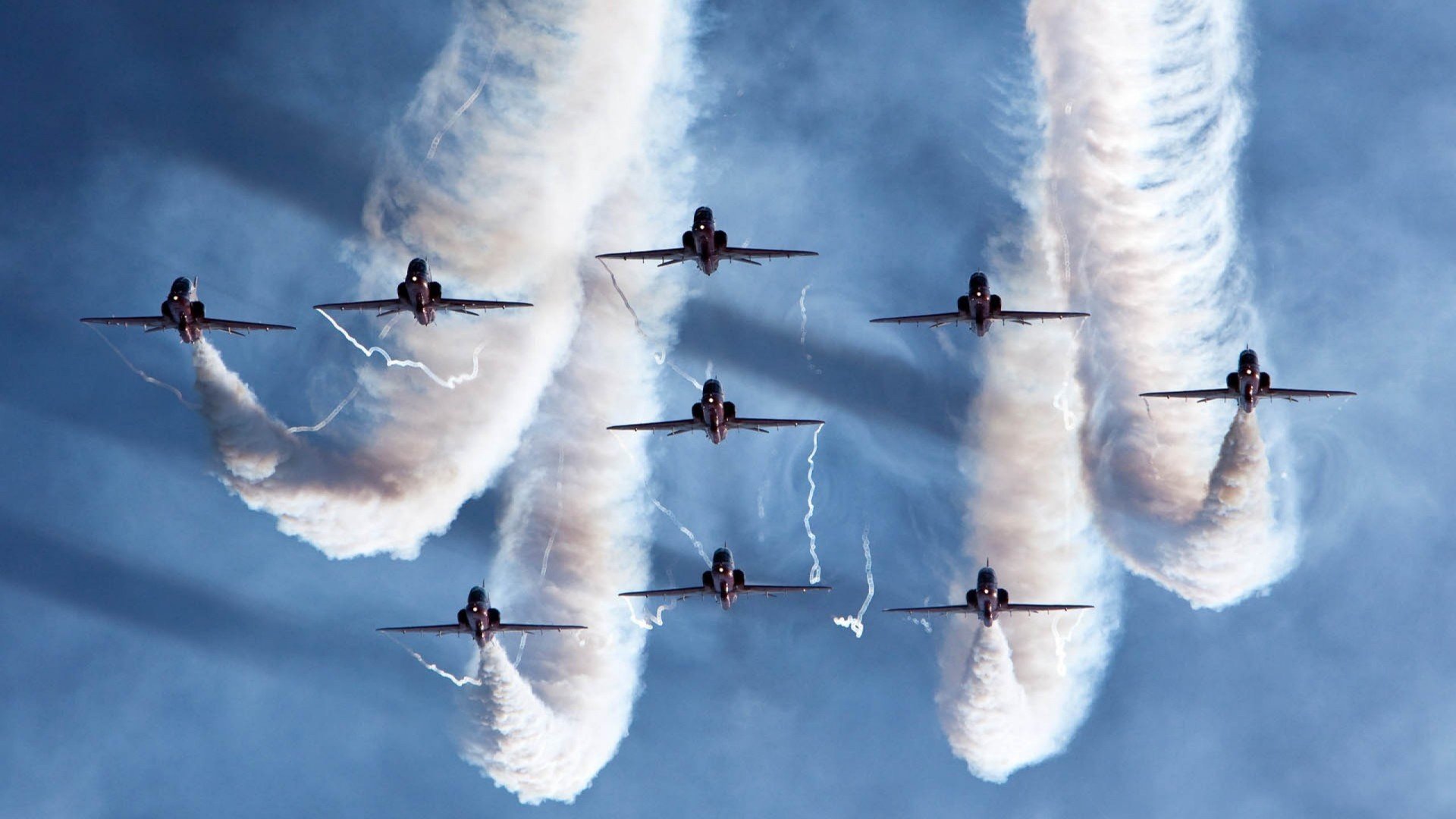 爱游戏中国官方登录入口网站-五大联赛是否优先中场硬度高于传球精准度配置思维，五大联赛主场优势