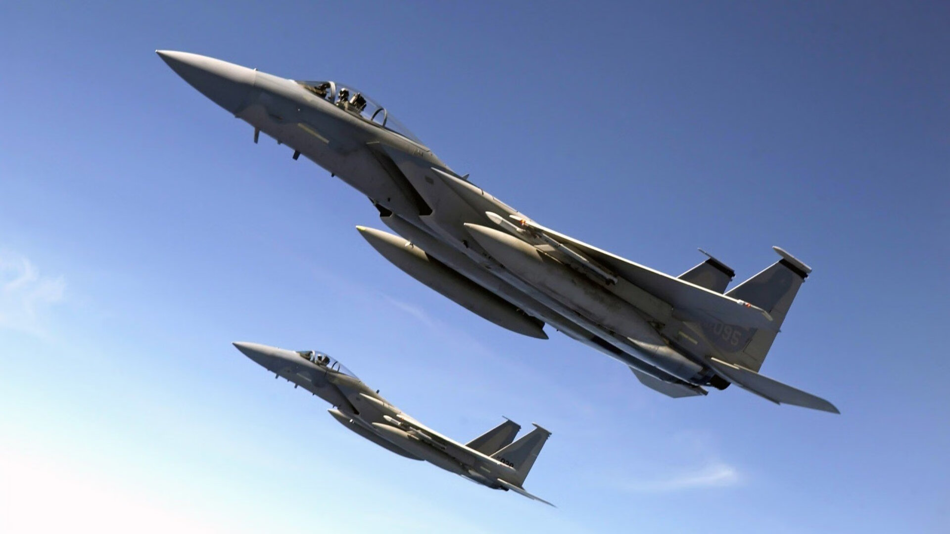 爱游戏在线登录入口-球队是否通过快节奏中场转换打破低位防守，中场如何控制比赛节奏