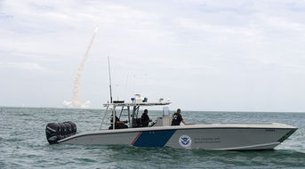 爱游戏app下载-千帆竞发,轻艇马拉松点亮湖滨赛场,赛艇马拉松多少公里